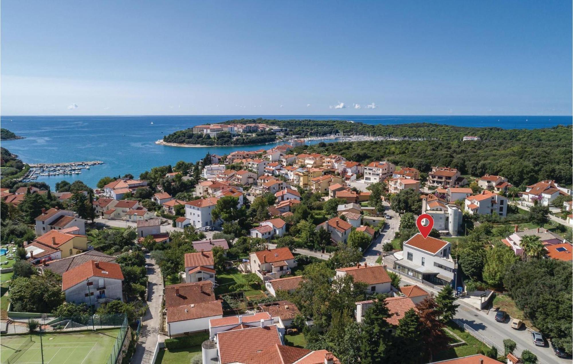 Stunning Apartment In Pjescana Uvala With Wifi Bagian luar foto